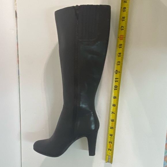 NEW IN BOX Alfani Skylarr Brown Leather Boots, 7.5 - Picture 2 of 12